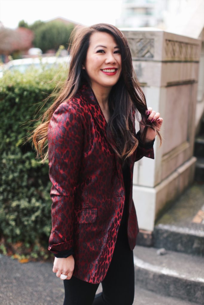 What to wear to work during the holiday season