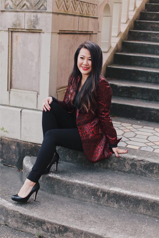 What to wear to work during the holiday season