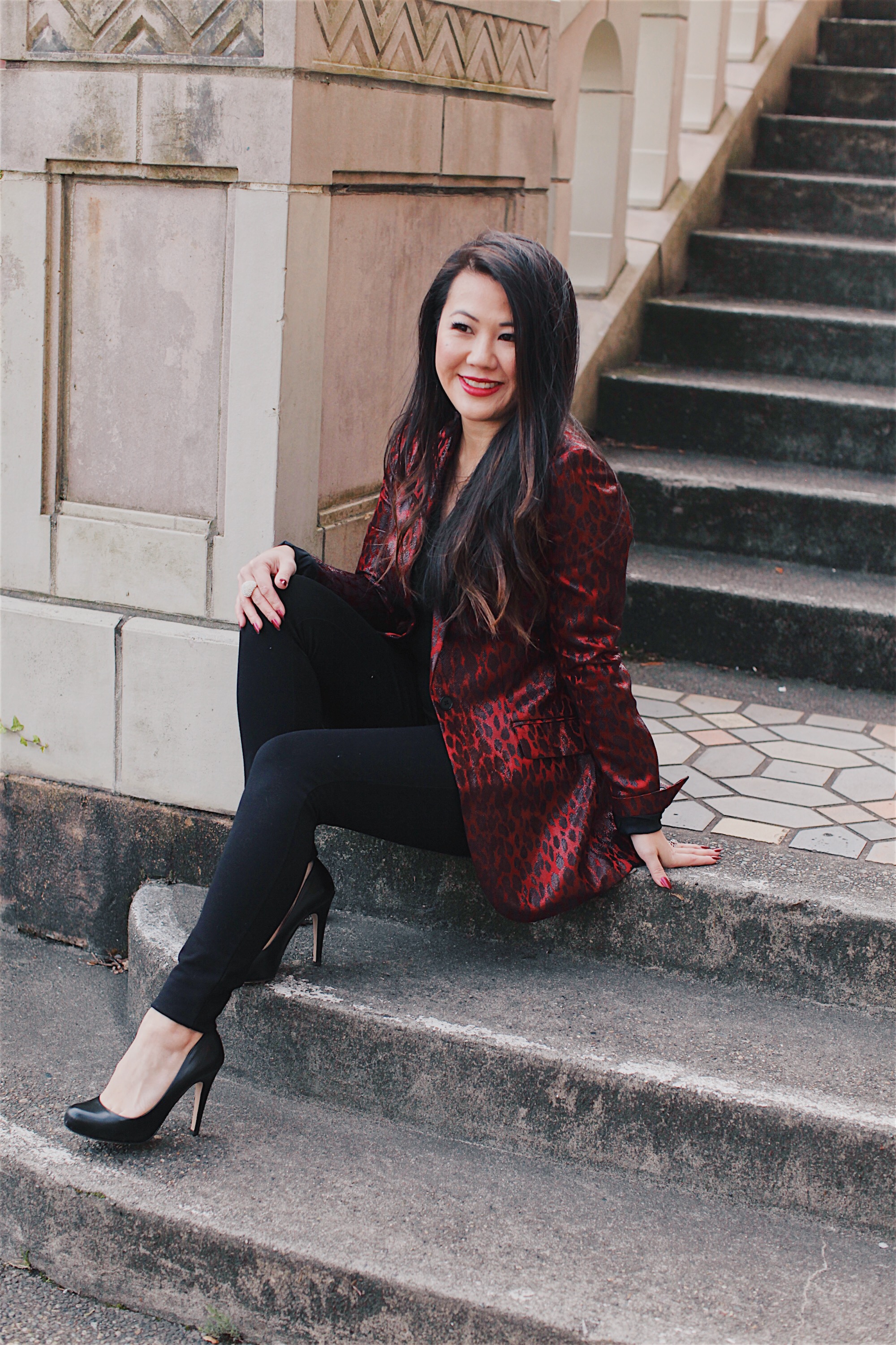 What to wear to work during the holiday season