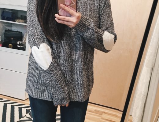 Outfit Ideas: Sweater and over the knee boots