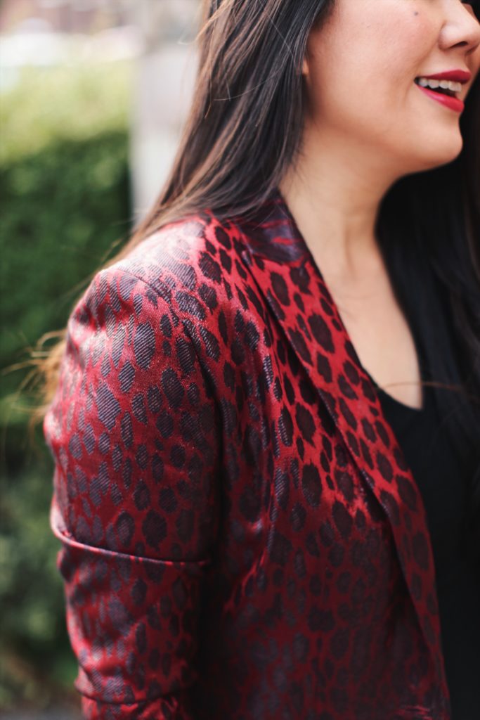 What to wear to work during the holiday season