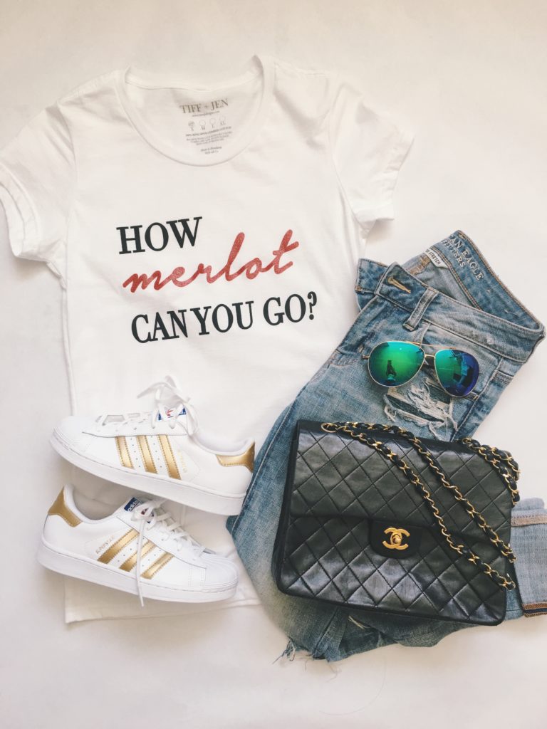 10 ways to style jeans a t-shirt