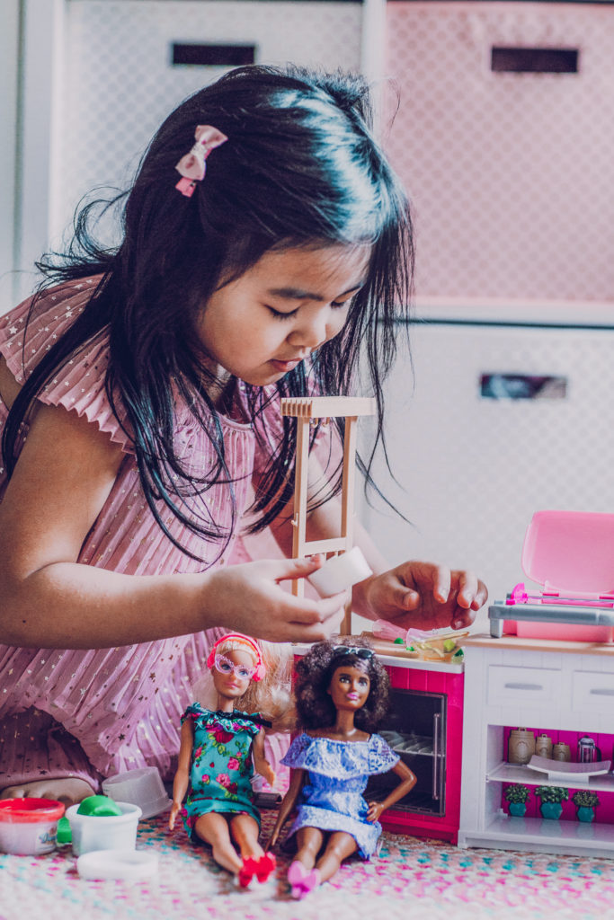 Barbie Ultimate Kitchen kids toys review