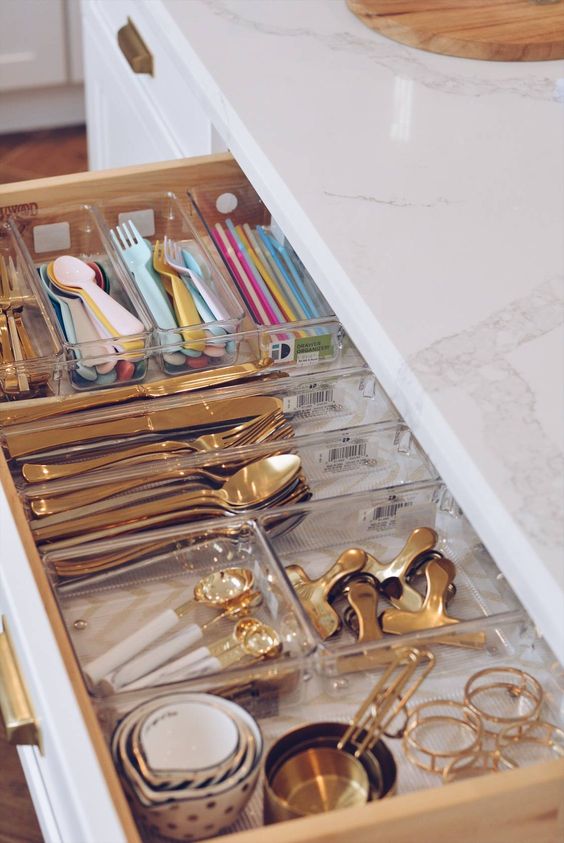 kitchen organization ideas, kitchen organization ideas pantry, kitchen organization ideas fridge, kitchen organization ideas drawers, kitchen organization ideas cabinets, kitchen organization ideas DIY, kitchen organization ideas pots and pans, 5 simple kitchen organization ideas, kitchen organizing tips, how to organize your kitchen, 5 simple ways to organize a small kitchen, small kitchen organization tips