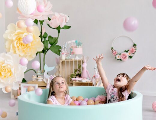 Indoor Foam ball pit and balls for kids