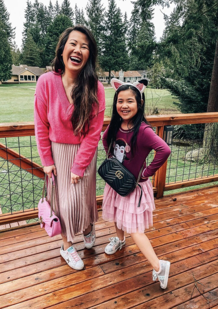 loose sweater nursing tops and outfit ideas