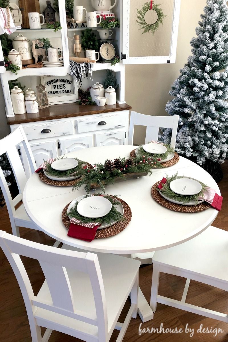 20+ Simple and Pretty Christmas Kitchen Decor Ideas