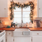 20+ Simple and Pretty Christmas Kitchen Decor Ideas