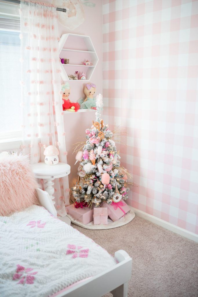 pink girls christmas bedroom decor
