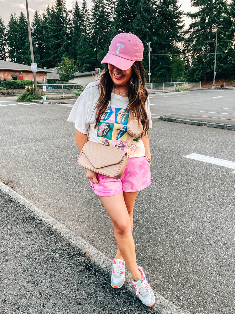 casual summer outfit for women over 40